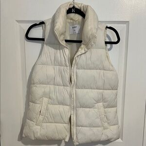 Old Navy off white puffer vest size XSP
